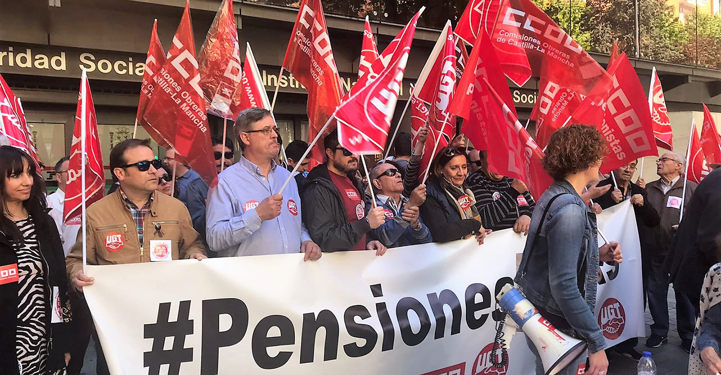 Cientos de personas vuelven a manifestarse en CLM convocadas por CCOO y UGT para exigir la derogación de la reforma del sistema público de pensiones