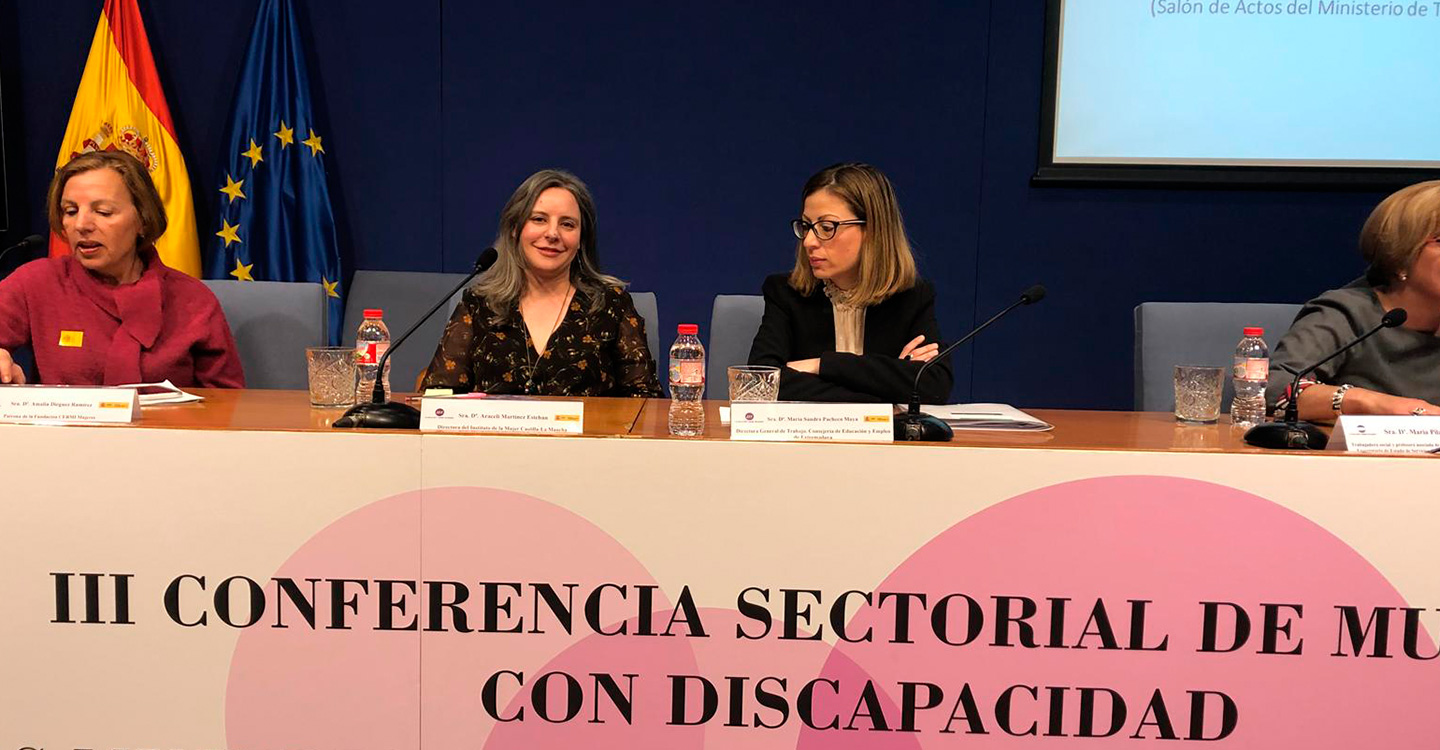 El Gobierno regional destaca la necesidad de imbricar las políticas de discapacidad con las de igualdad incluyendo el enfoque feminista 