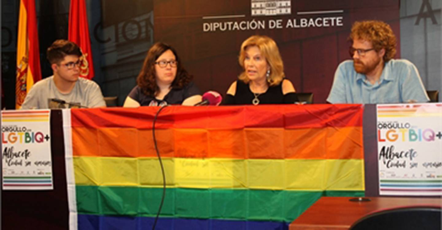 La Diputación iluminará esta noche su fachada con los colores del arco iris en apoyo al colectivo de personas LGTBIQ+