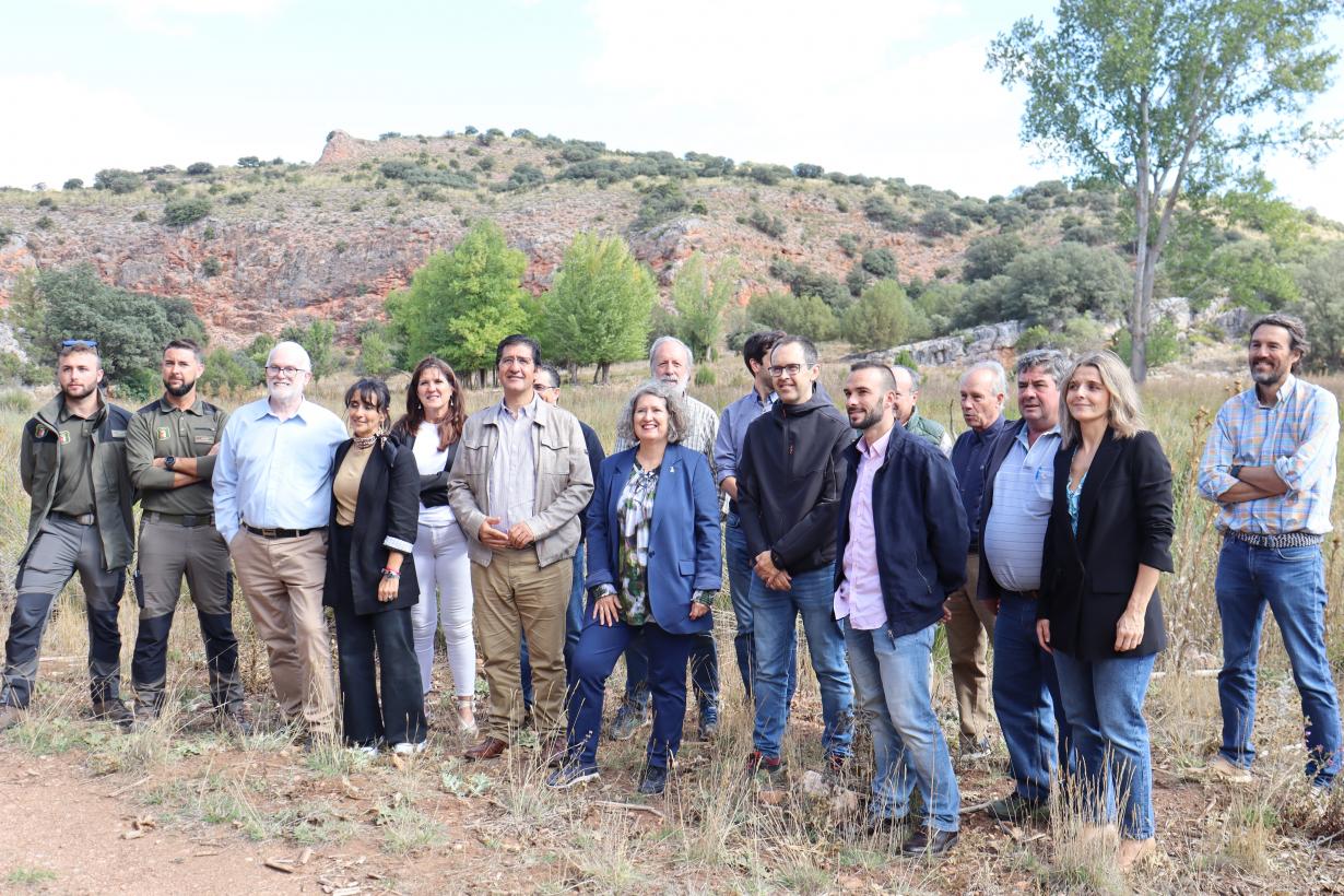 Caballero y Gómez presentan el proyecto de restauración integral del valle ubicado en el espacio protegido Refugio de Fauna de Hazadillas y Era Vieja en las Lagunas de Ruidera