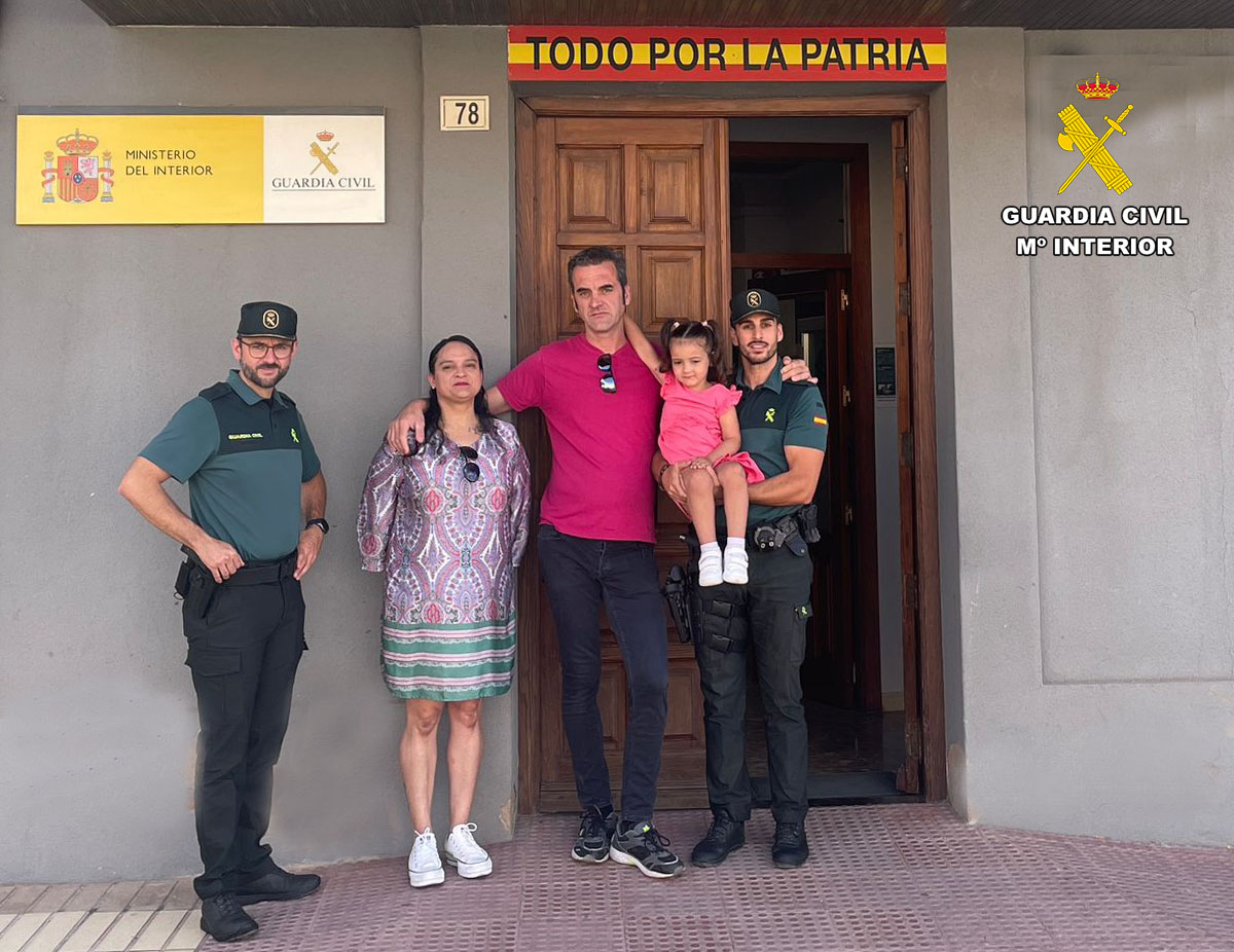 Dos guardias civiles de Villarrobledo salvan la vida de una niña de tres años con síntomas de asfixia 