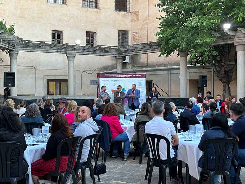 El Gobierno de Castilla-La Mancha continúa con su programa de catas gratuitas para promocionar los vinos con figura de calidad  