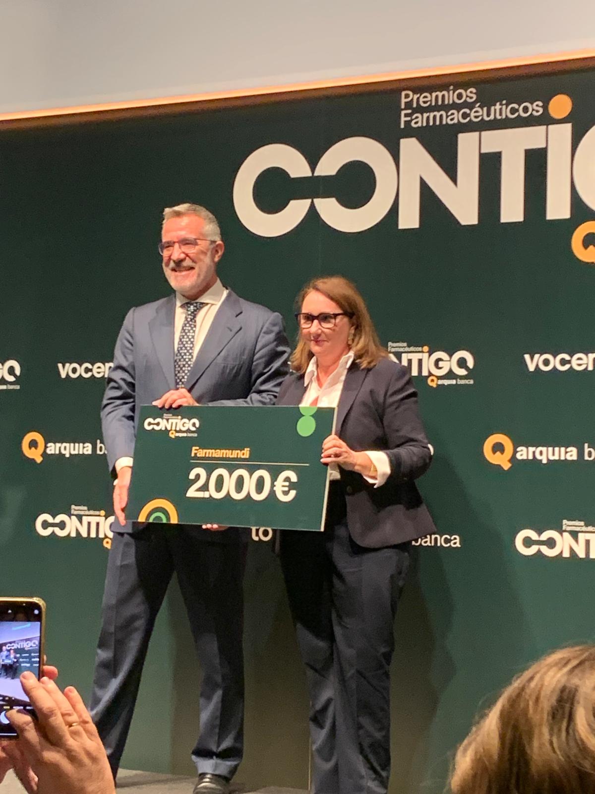 Un farmacéutico de Munera recibe un prestigioso premio por su labor comunitaria