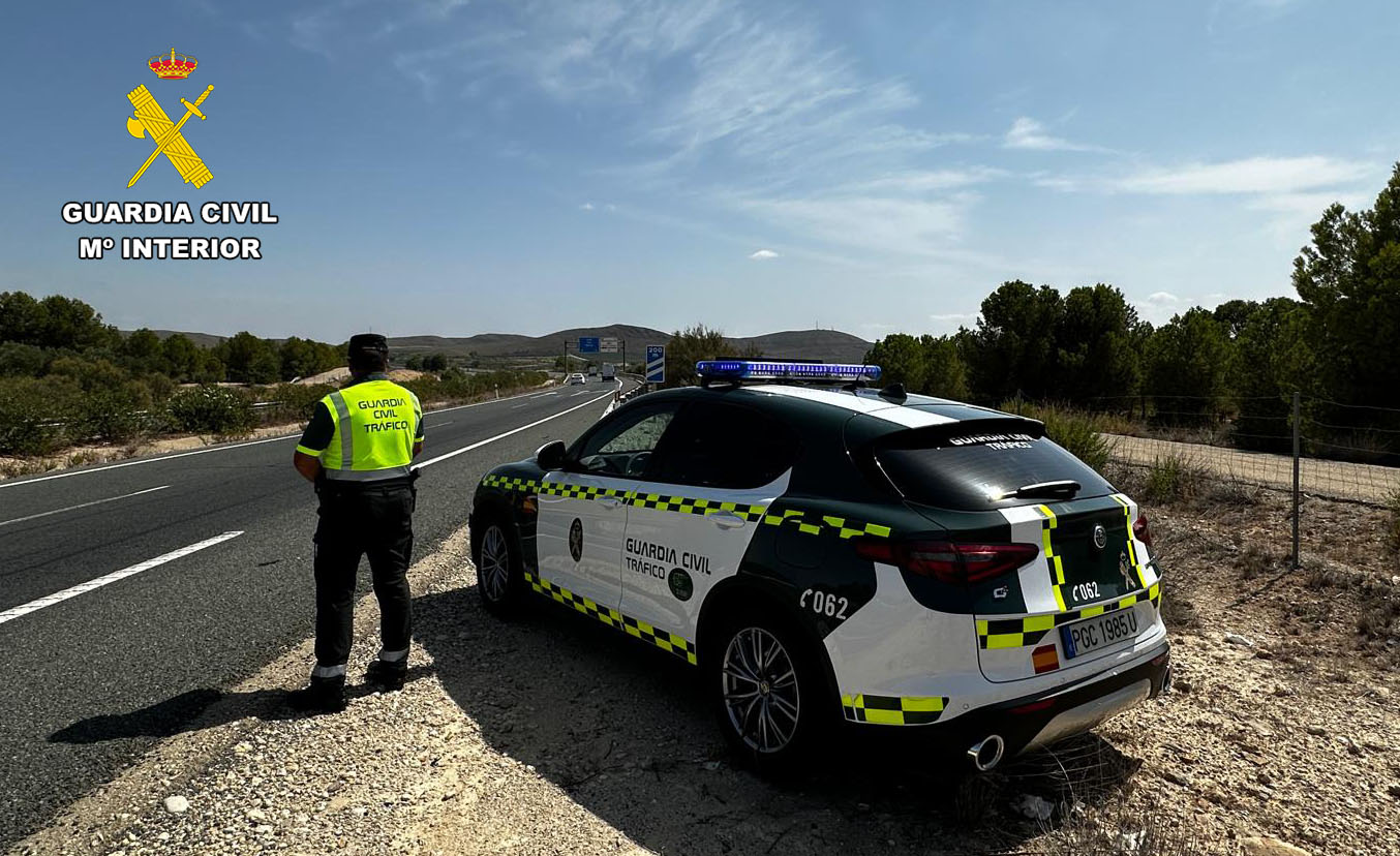 La Guardia Civil de Albacete investiga a una persona que circuló en sentido contrario por la autovía A-30