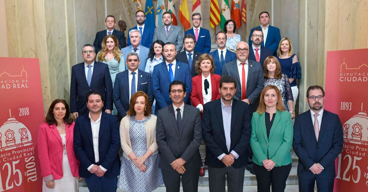 El Pleno conmemora y celebra 125 años de trabajo por la provincia y sus gentes desde el Palacio de la Diputación 