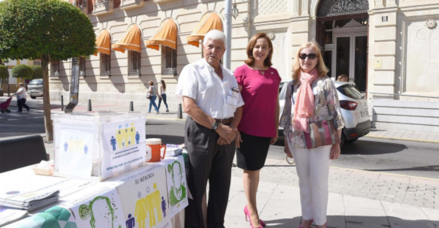 La Diputación apoya a la asociación de Familiares de Enfermos de Alzheimer