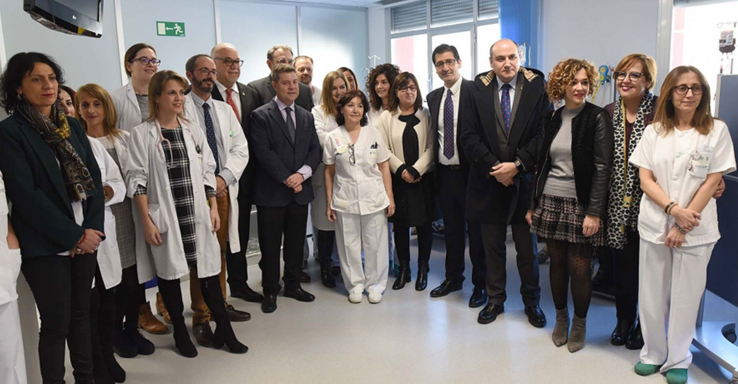  El presidente de la Diputación visita la Unidad del Hospital de Día Oncohematológico de Manzanares, que ha sido ampliada 