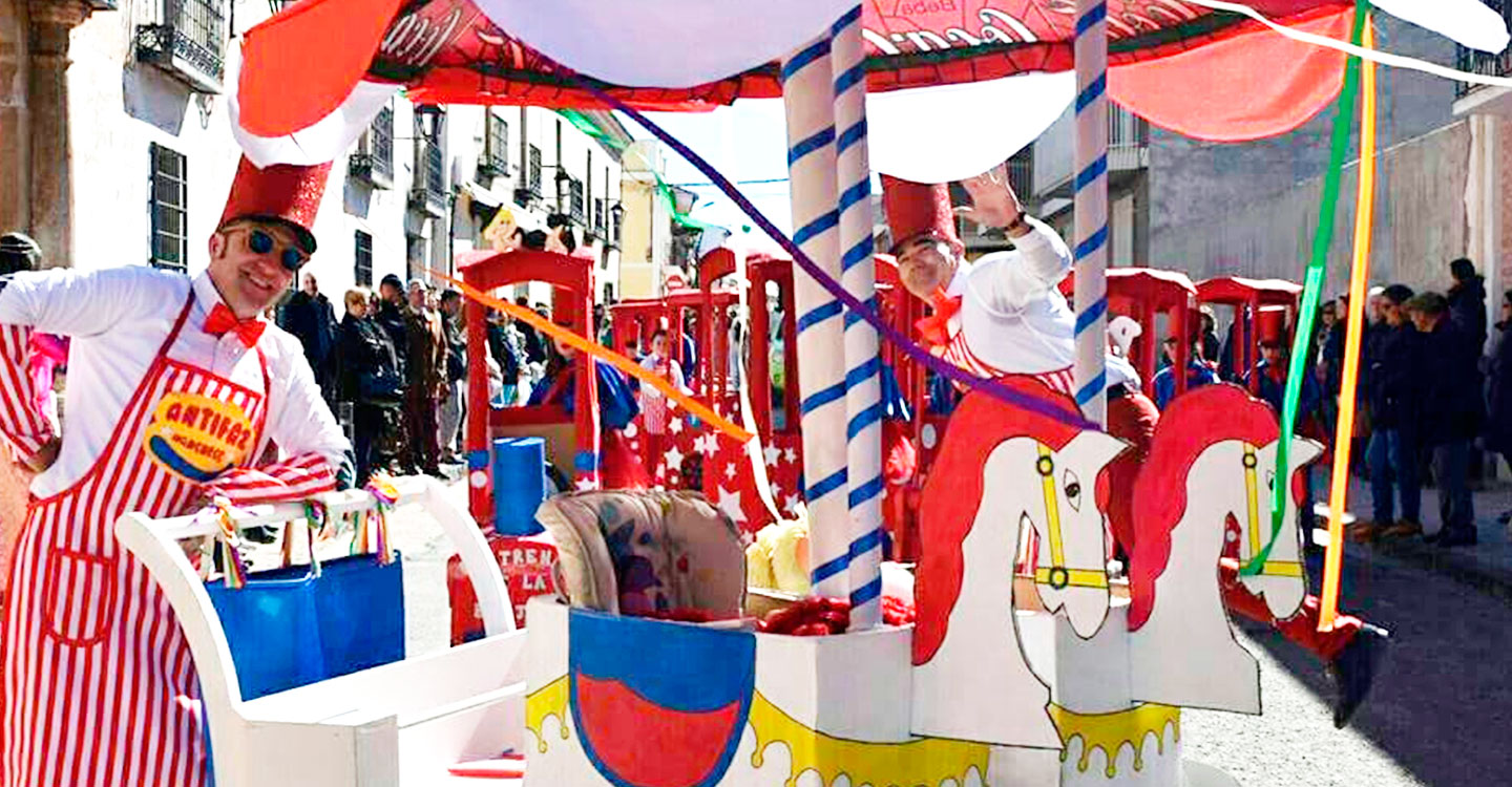 El manteo de los Peleles de Jueves Lardero da inicio al Carnaval de Calzada