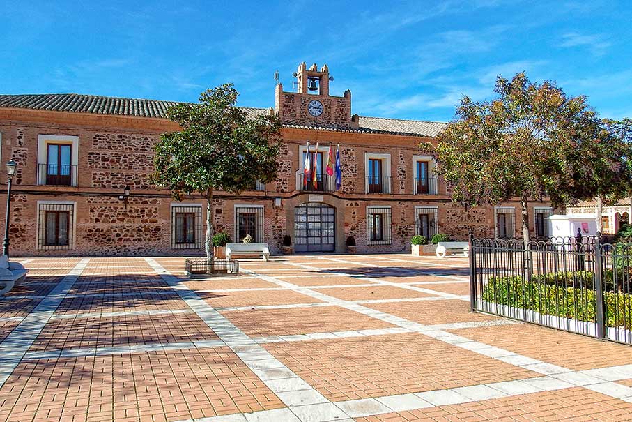 Sí a la Tierra Viva agradece al Ayuntamiento de Almuradiel y a las bodegas Yuntero de Manzanares su compromiso e interés en la defensa del territorio y el bien común frente a los impactos negativos de la minería de tierras raras