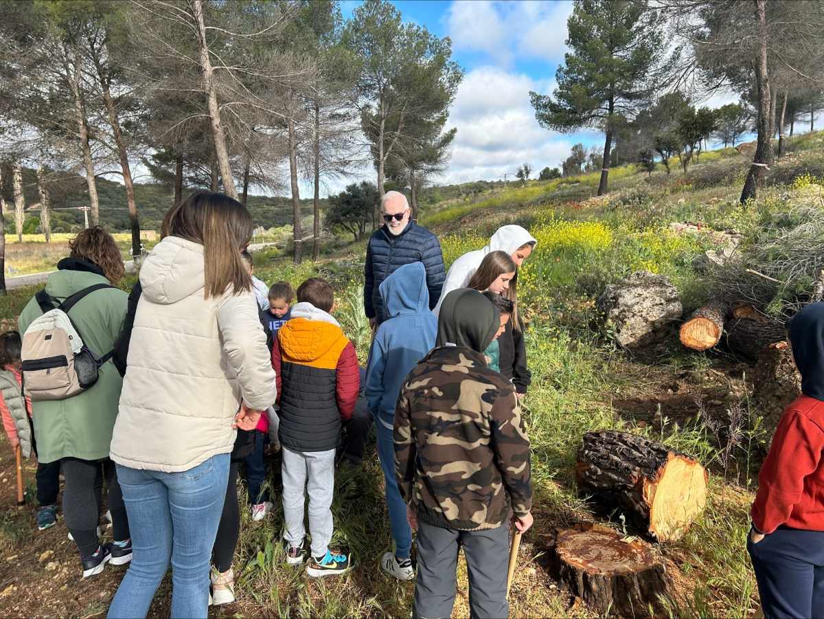 Alumnado del CEIP ‘Juan Aguilar' participan en la plantación de diversa flora autóctona en el Parque Natural de las Lagunas de Ruidera