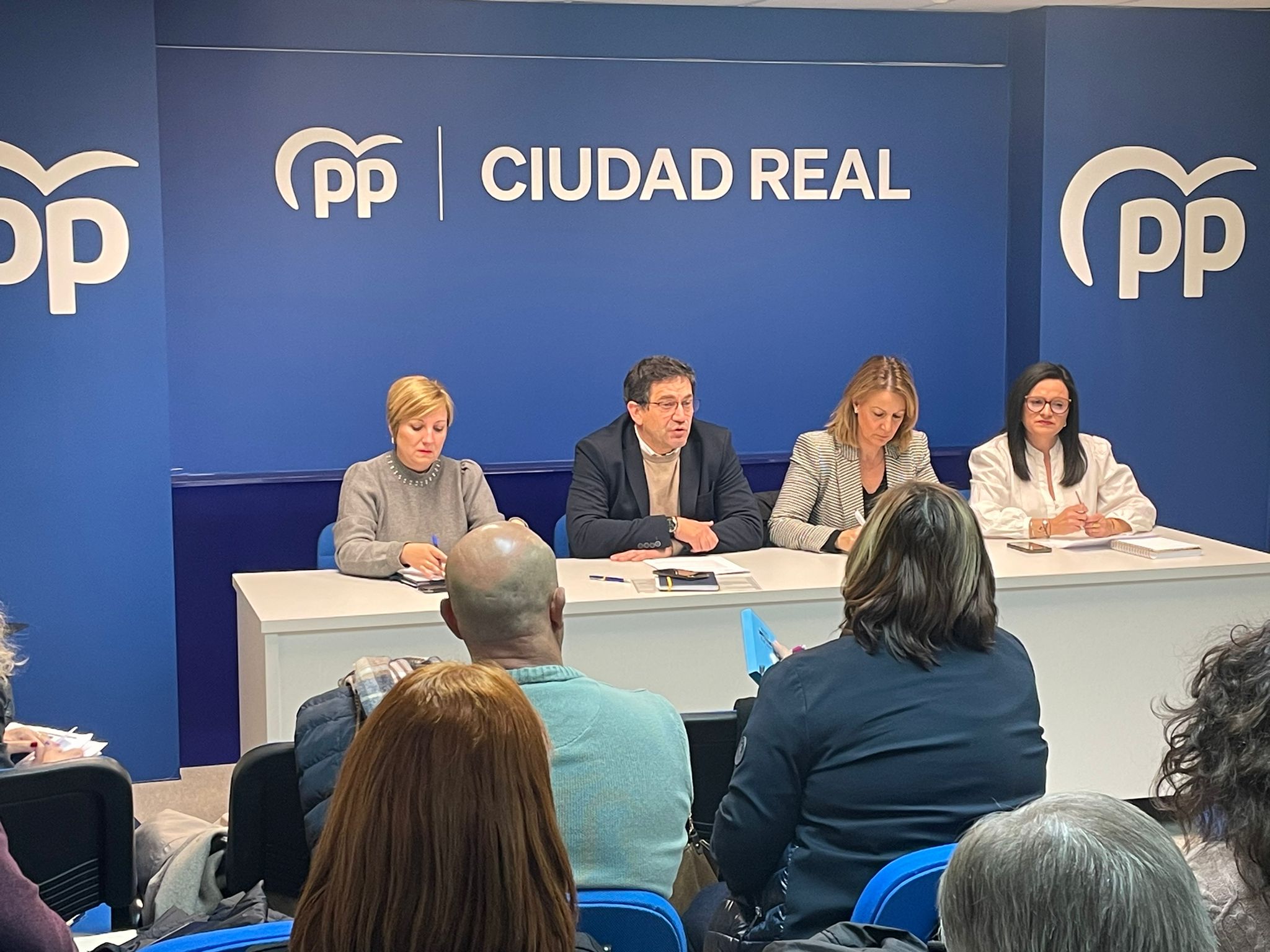 Valverde: “Los alcaldes del PP son el dique de contención a las nefastas políticas de Page y de Sánchez y a su voracidad fiscal” 