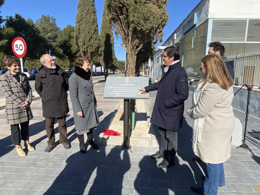 Caballero inaugura en Socuéllamos la remodelación del Paseo del Cementerio 