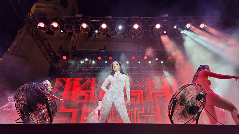 El ‘Chanelazo’ de más de 5.000 personas en la inauguración de las LXXI Fiestas de la Vendimia y el Vino de Valdepeñas 