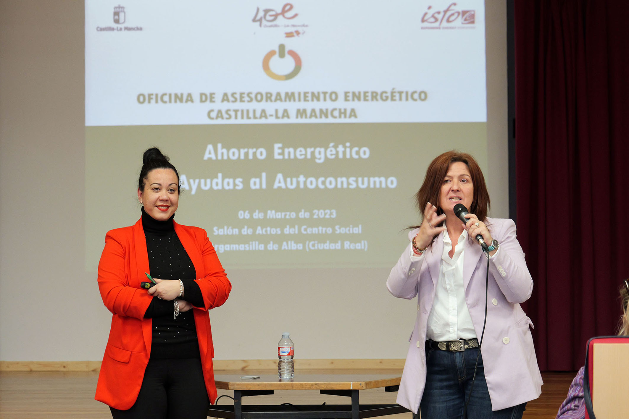 La Concejalía de Promoción Económica y OMIC organizó una charla sobre ahorro energético y autoconsumo