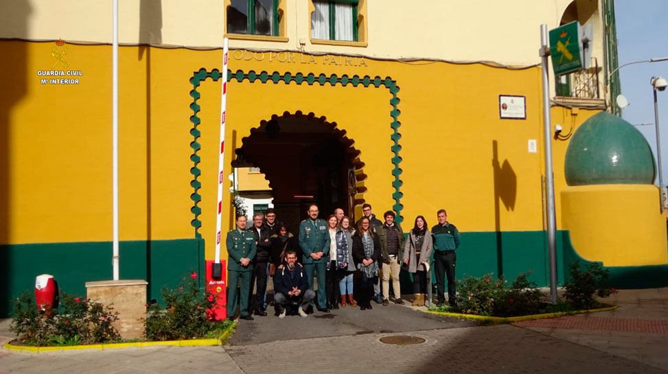 Estudiantes del Curso de Gestión Medioambiental visitan las instalaciones del SEPRONA en la Comandancia de Ciudad Real