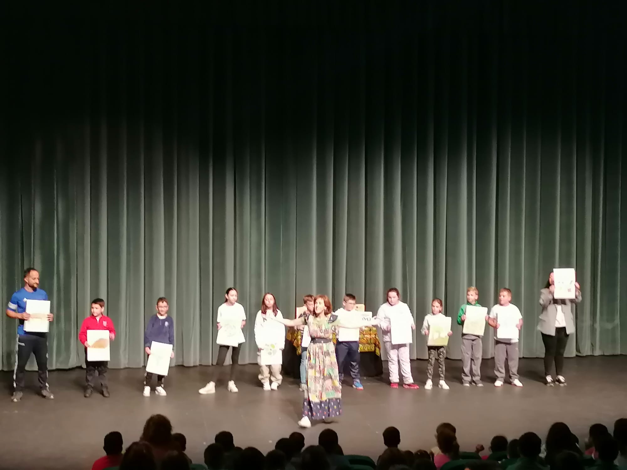 500 alumnos de primaria y secundaria participan en Valdepeñas en actividades del Dia de los Derechos de la Infancia