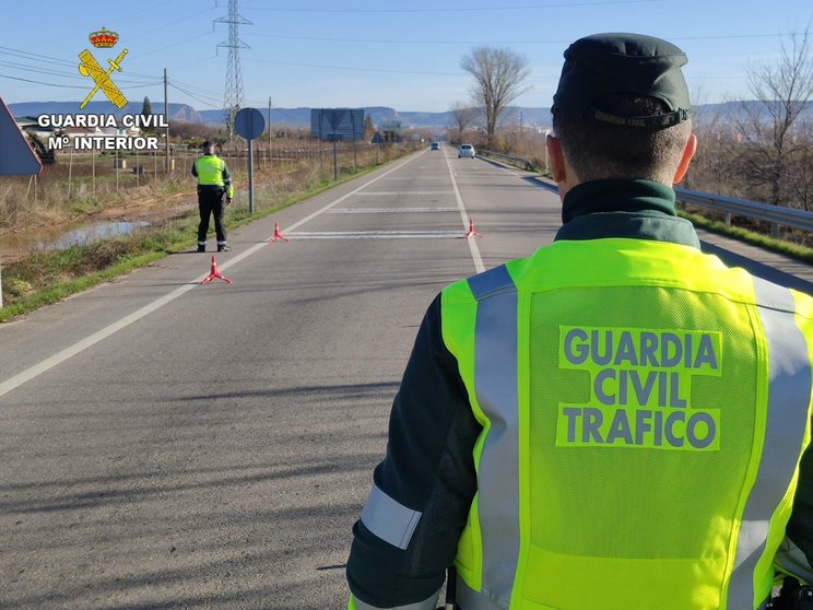 La Guardia Civil investiga al conductor de un vehículo como presunto autor de un delito de lesiones imprudentes en accidente de circulación