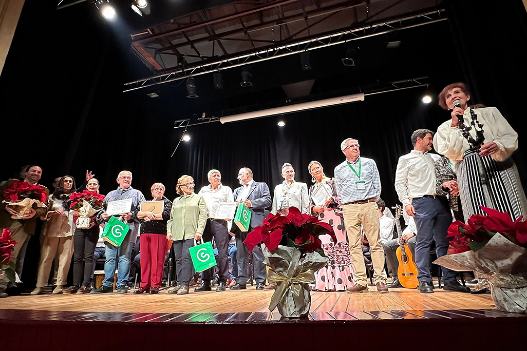 La II Gala Benéfica de Villancicos llenó el Teatro de tradición, emoción y público tremendamente solidario frente al cáncer
