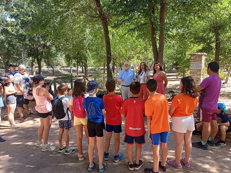 Hoy se ha desarrollado en el Parque Natural ‘Lagunas de Ruidera’ la actividad familiar ‘Gotas por el cambio’ 