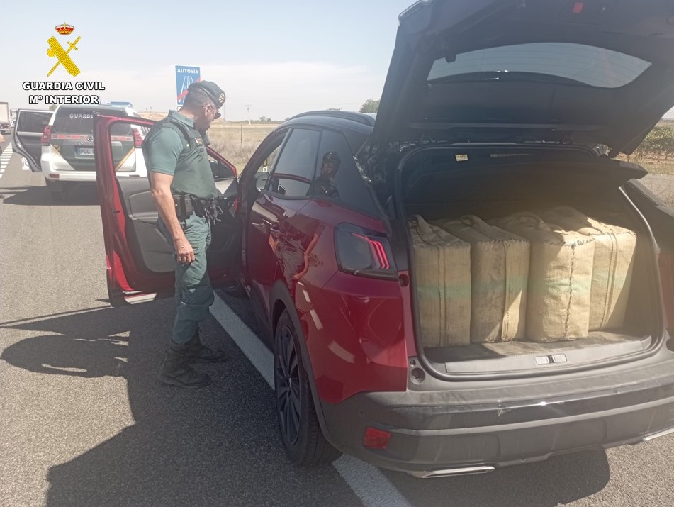  La Guardia Civil intercepta 178 kilogramos de hachís en la A-4