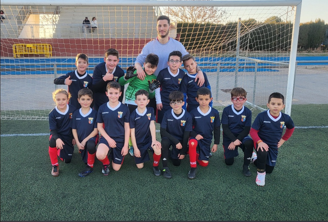 Nueva jornada con las escuelas deportivas de fútbol base en el Juande Ramos de Pedro Muñoz