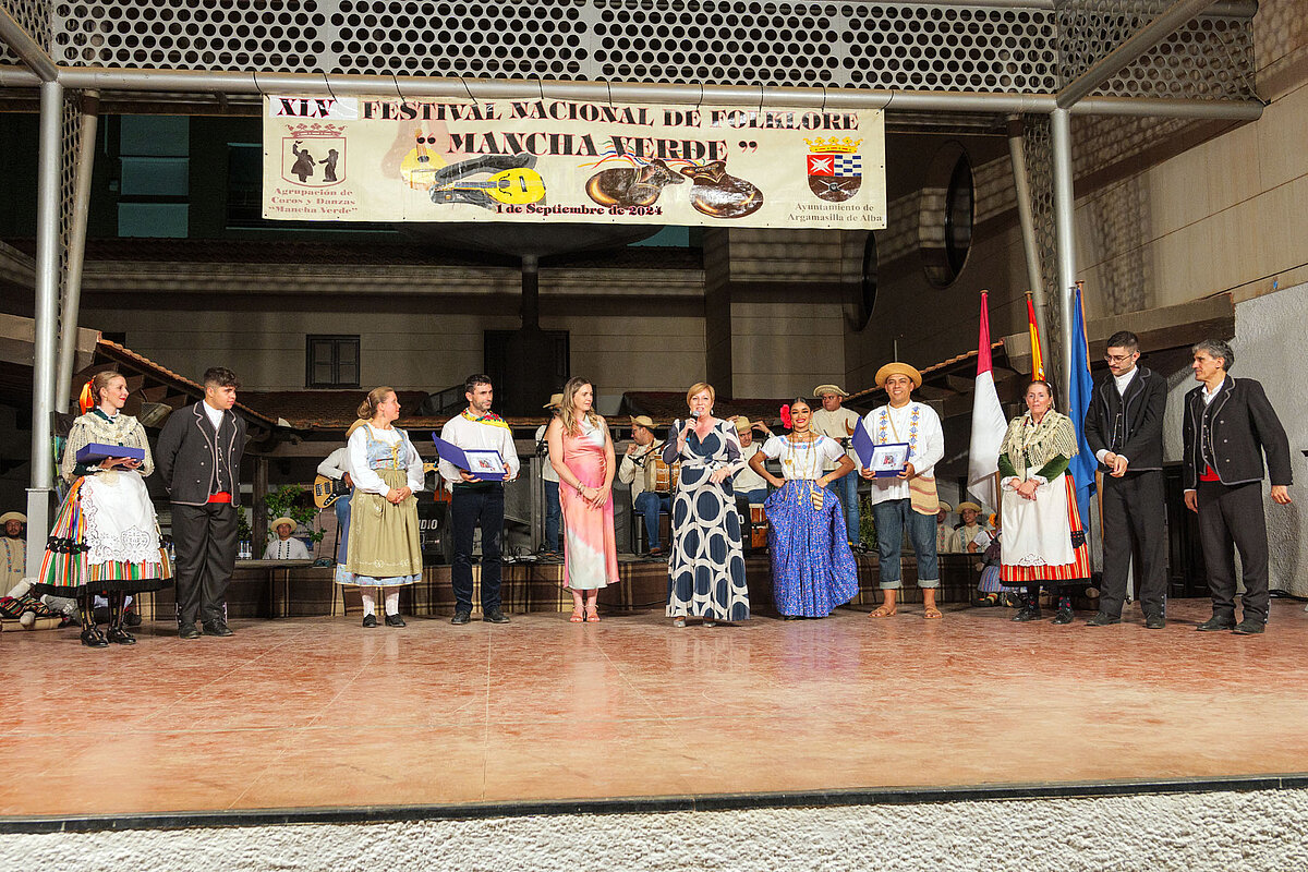 Folklore y tradición brillan en el 45º Festival "Mancha Verde" de Argamasilla de Alba