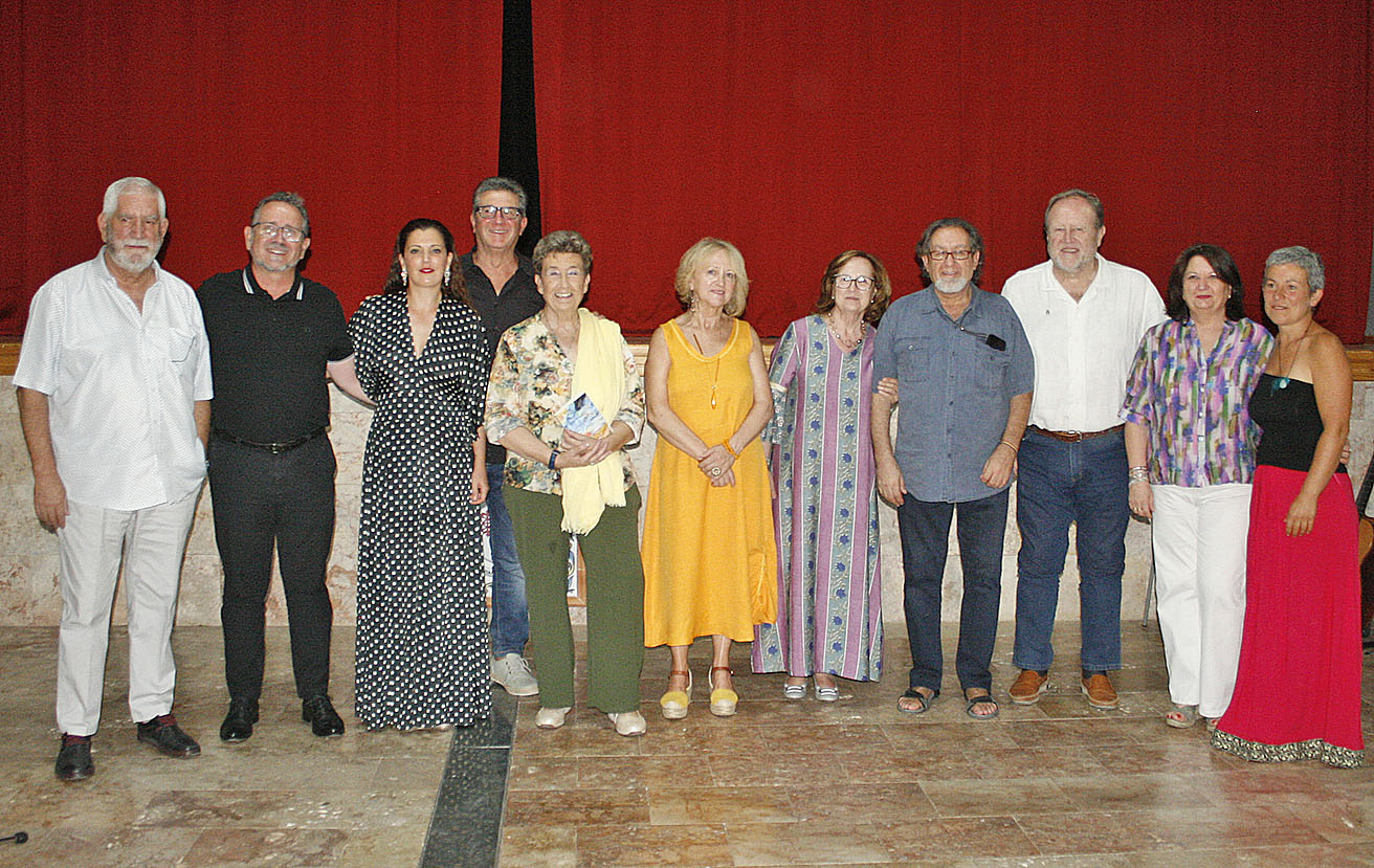 La poesía y la música envolvió de emociones, sensaciones y sentimientos maravillosos el auditorio de Granátula de Calatrava con ‘Acordes con la palabra’