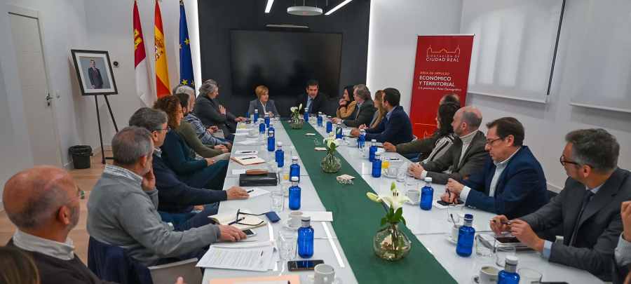 Valverde reúne al sector empresarial y emprendedor ciudadrealeño para crear sinergias que incentiven el desarrollo económico y territorial de la provincia