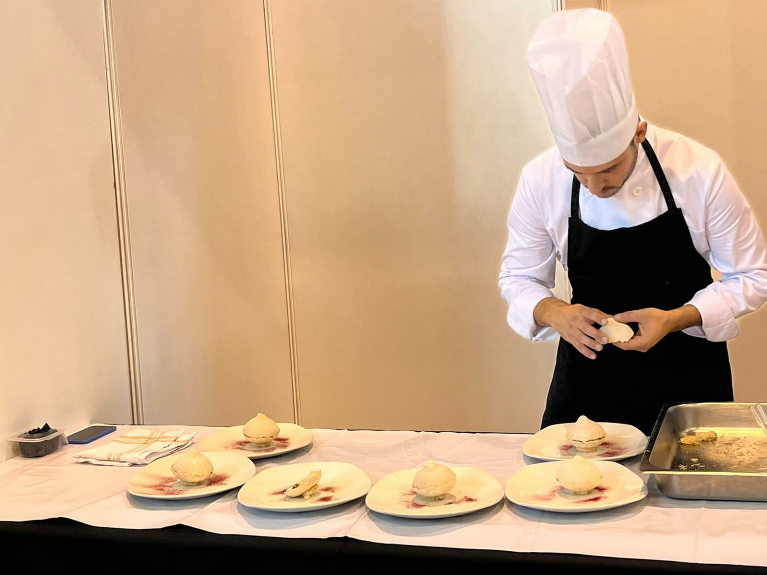 González recomienda a los seis finalistas del XIII Concurso Nacional de Cocina “que, sobre todo, se mentalicen  de que van a hacer bien su trabajo”