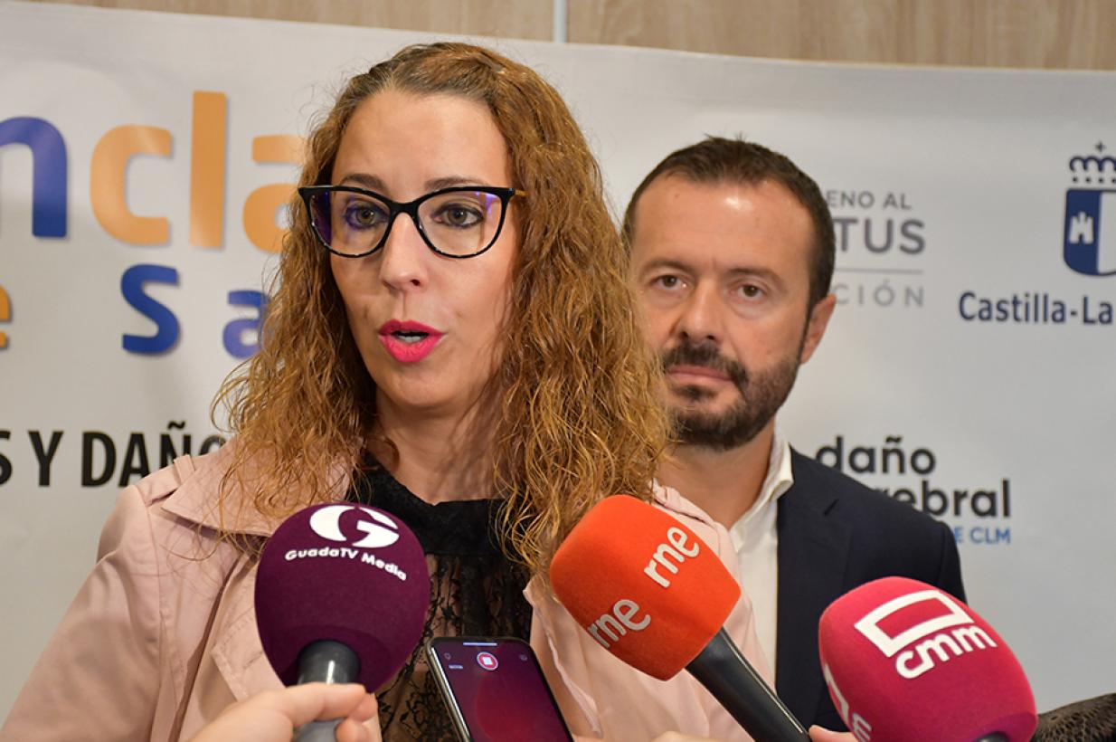 Castilla-La Mancha trabaja en un plan de formación específica para la atención de mujeres víctimas de violencia de género con daño cerebral