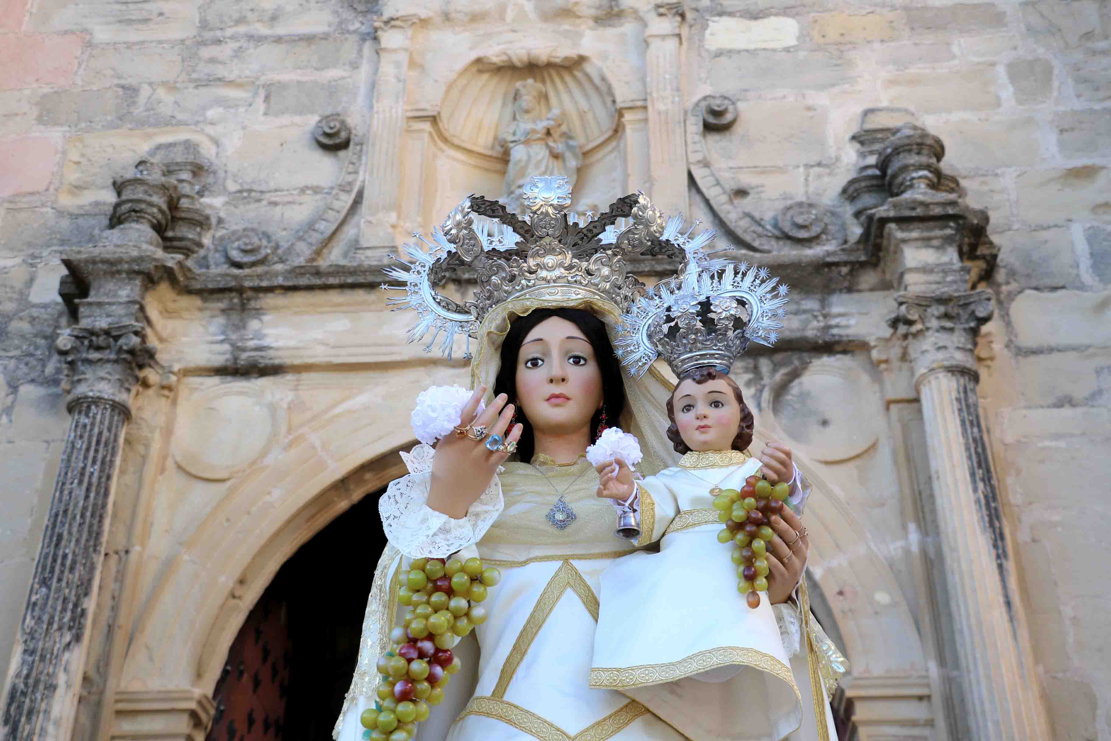 Brillante y emotiva procesión en honor a la Virgen de los Remedios, patrona de Cogolludo 