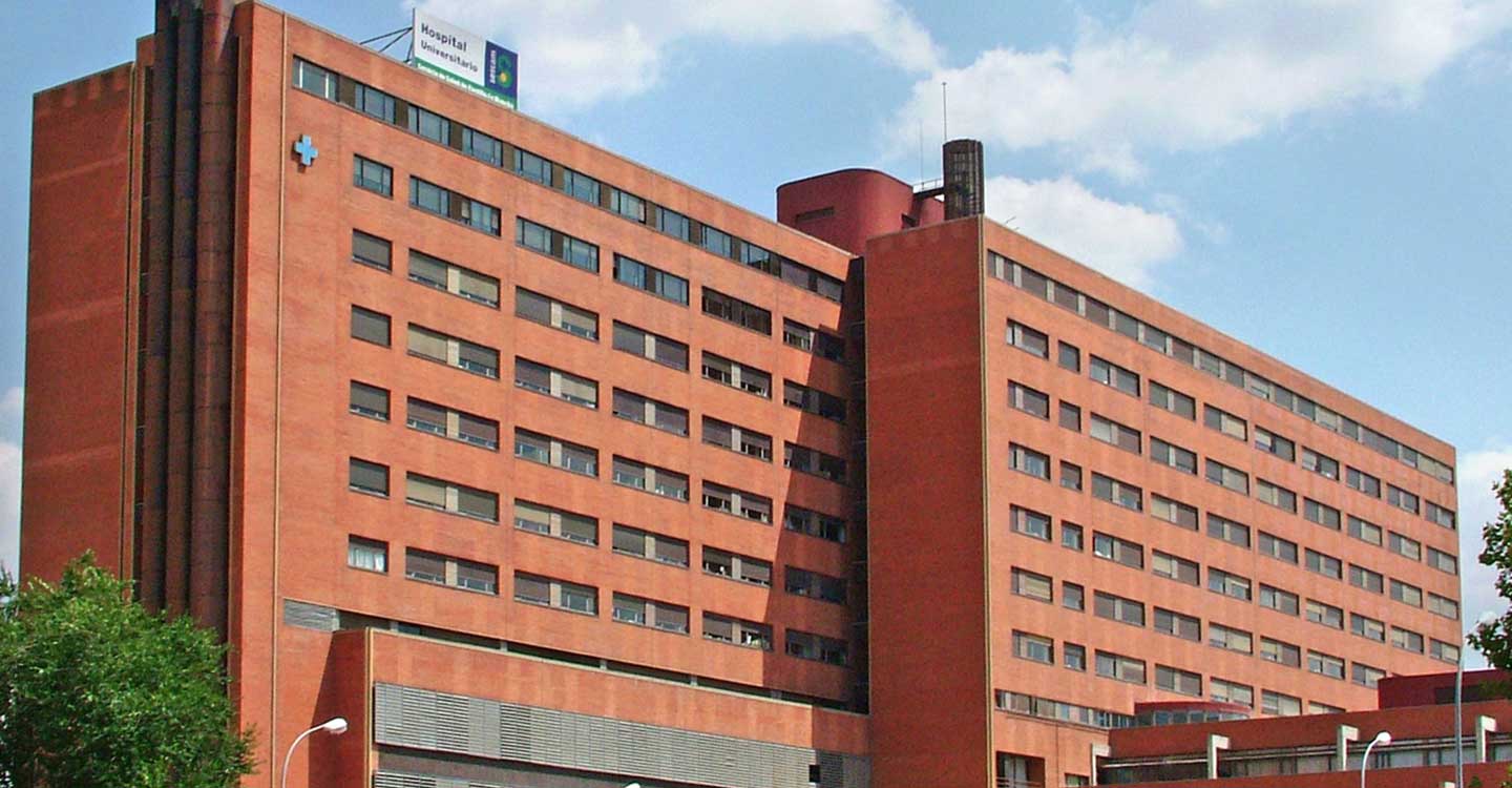 Trasladado en UVI al Hospital de Guadalajara un trabajador tras precipitarse desde una altura de 3 metros en Villanueva de la Torre