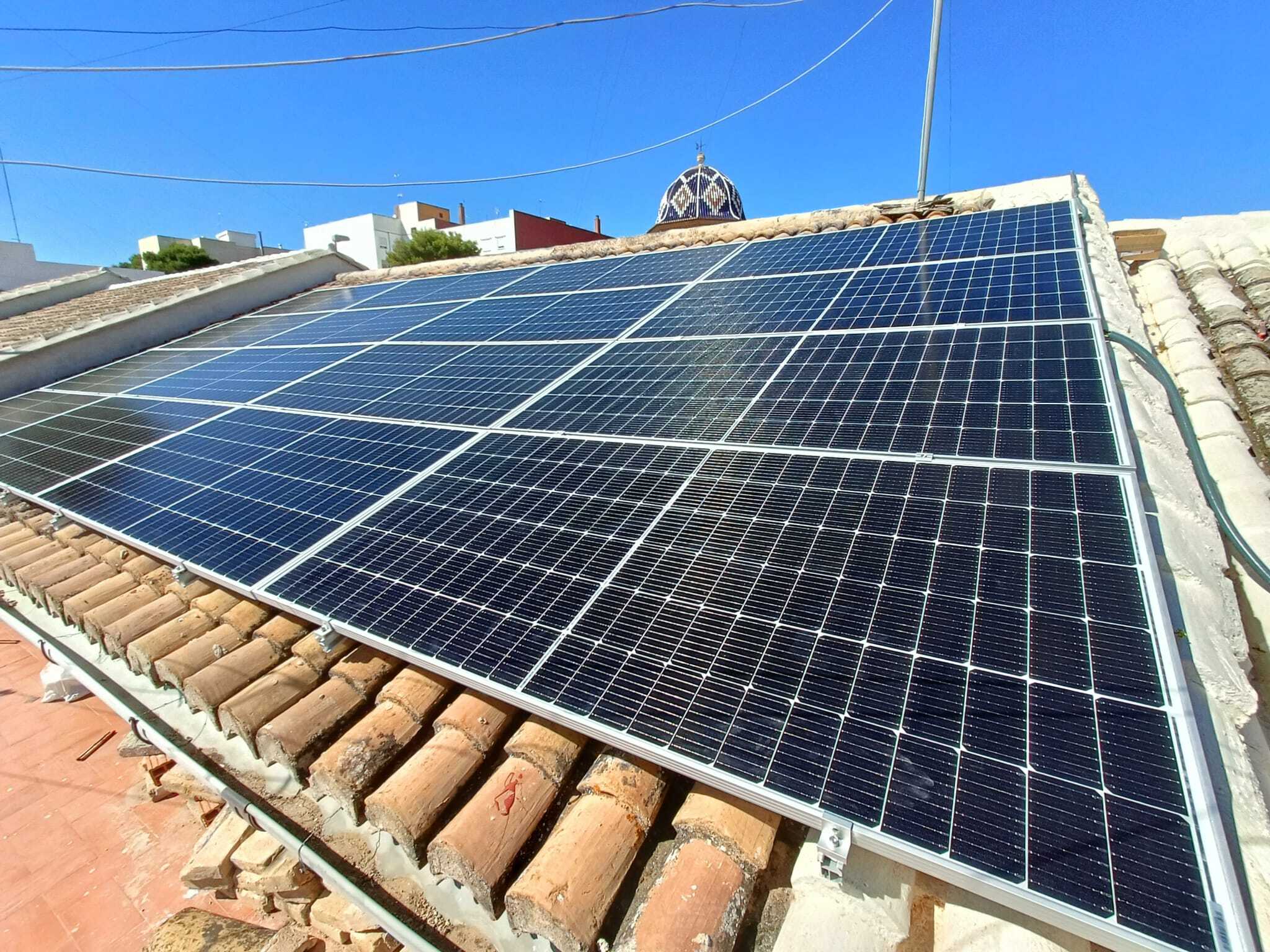 Placas solares en las comunidades de vecinos