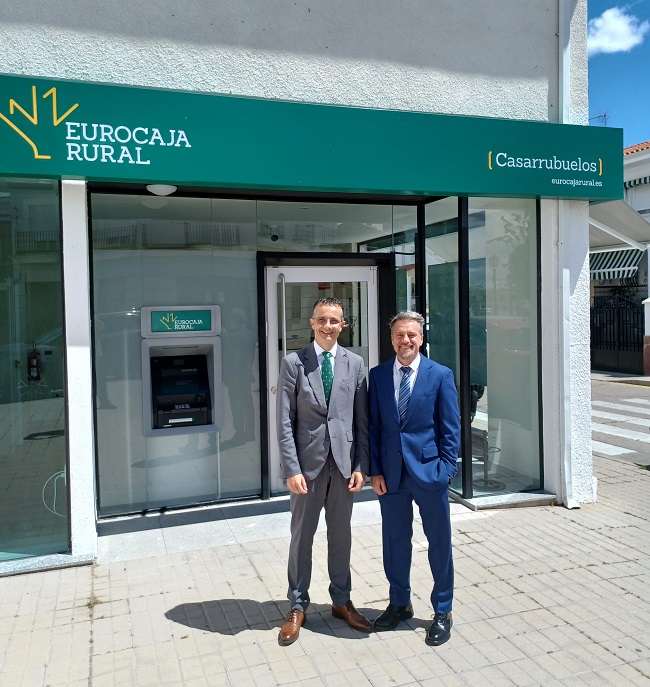 Eurocaja Rural refuerza su lucha contra la exclusión financiera abriendo oficina en Casarrubuelos (Madrid), la única en la localidad
