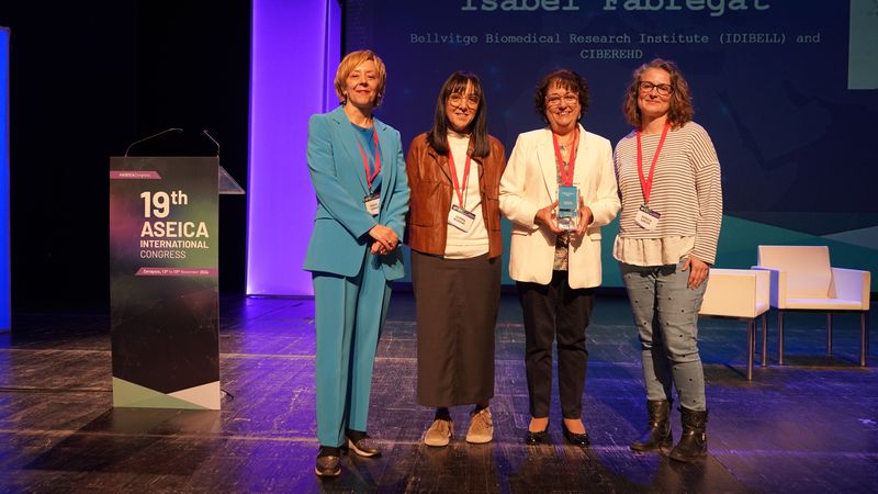 La investigadora Isabel Fabregat y la Asociación Española Contra el Cáncer reciben los premios ASEICA-Mujer y ASEICA-Compromiso Social