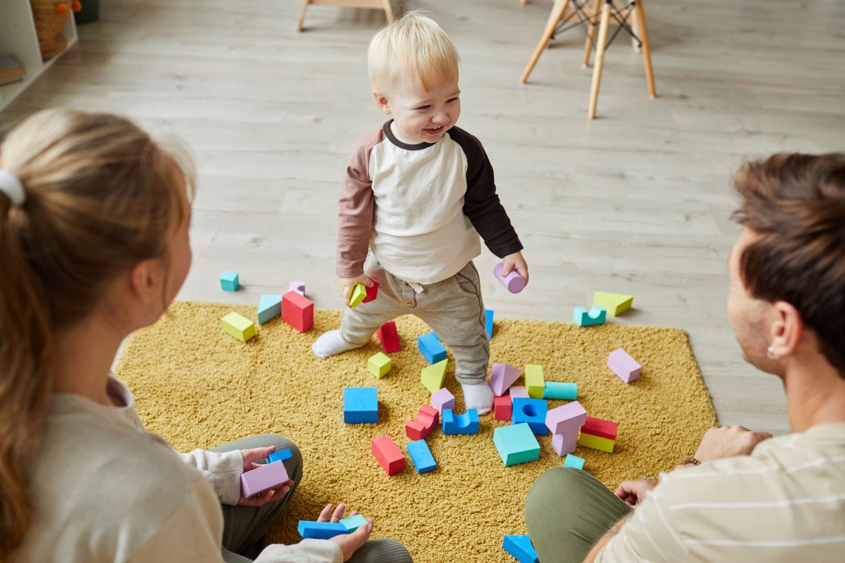 El Gobierno de Castilla-La Mancha atiende a más de 1.050 niñas y niños en los ocho puntos de encuentro familiar de la región durante 2024