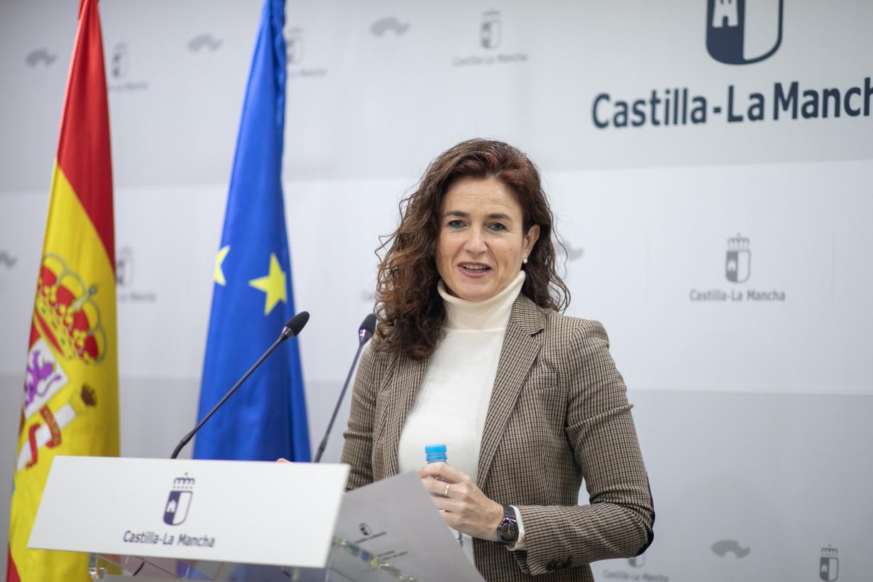 El paro baja en más de 8.000 personas en Castilla-La Mancha en el último año y el empleo consolida su cifra récord después de crecer en noviembre