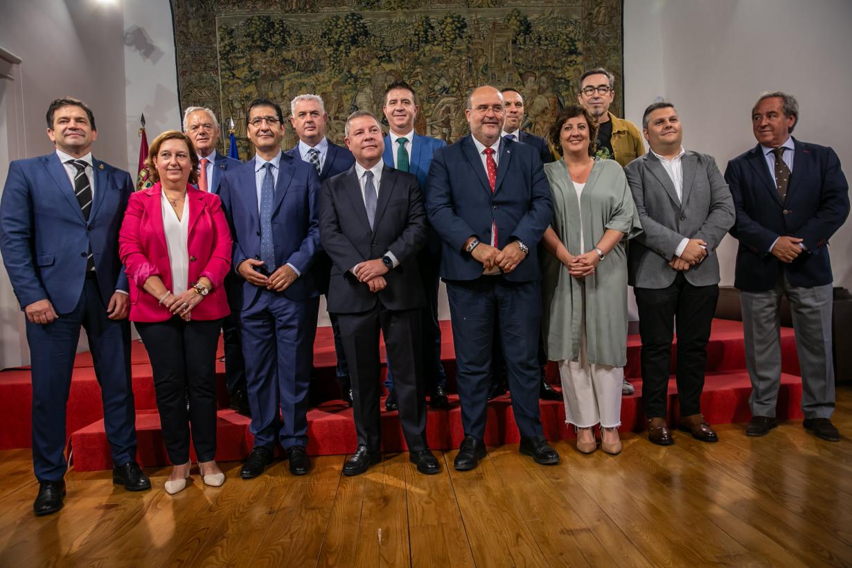 El Gobierno regional aprueba 73 millones de euros para mejorar la empleabilidad de más de 7.000 personas desempleadas de larga duración e incorpora formación y un cheque empleo 