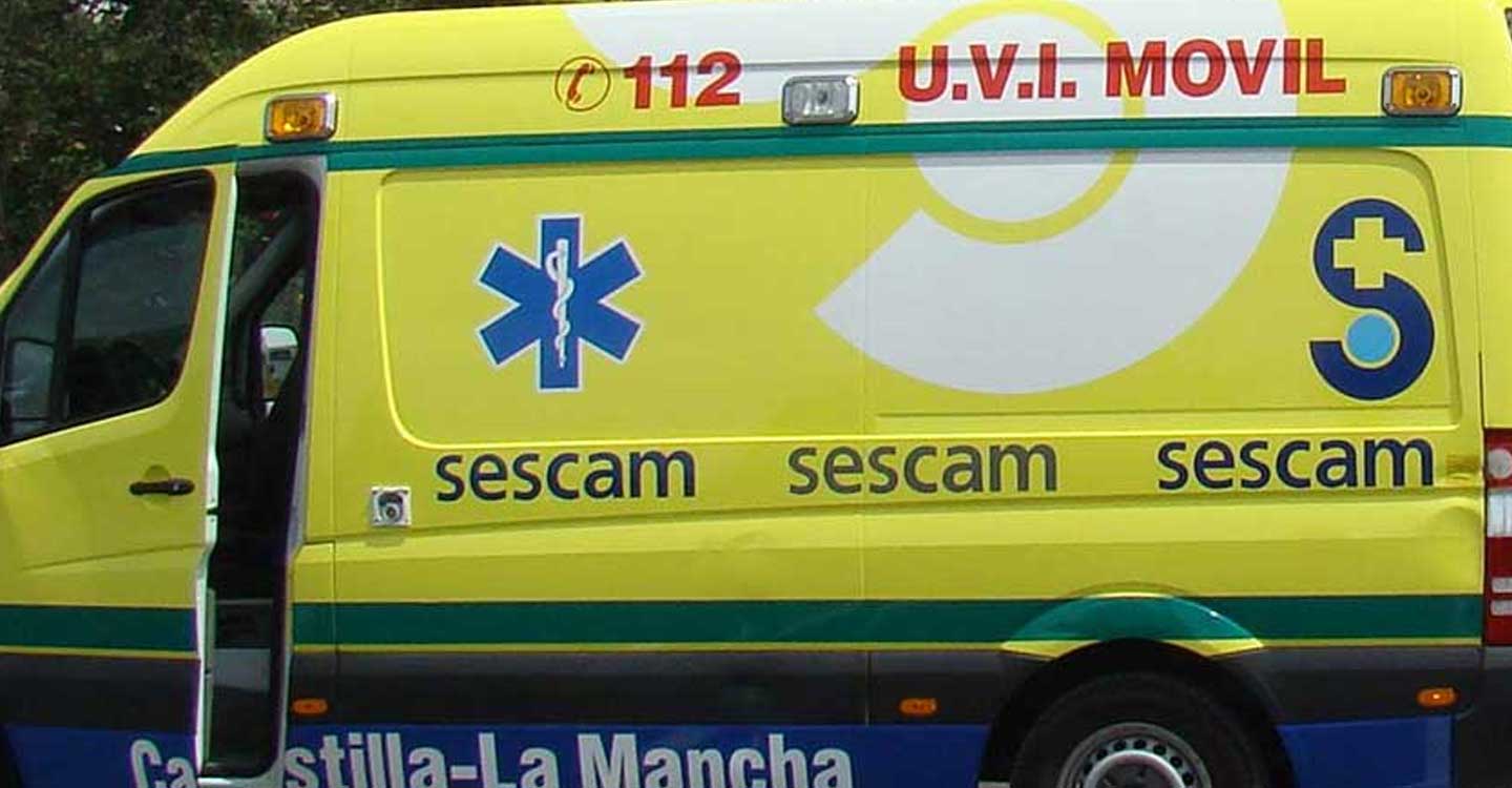 Un trabajador resulta gravemente herido tras precipitarse desde un tejado a 5 metros de altura en la localidad de El Toboso