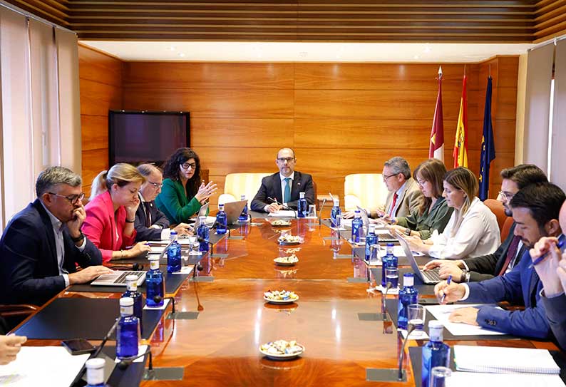 El Pleno en las Cortes de Castilla-La Mancha debate el jueves sobre el modelo de fiscalidad y el ‘techo de gasto’ para las comunidades autónomas, sanidad y servicios sociales