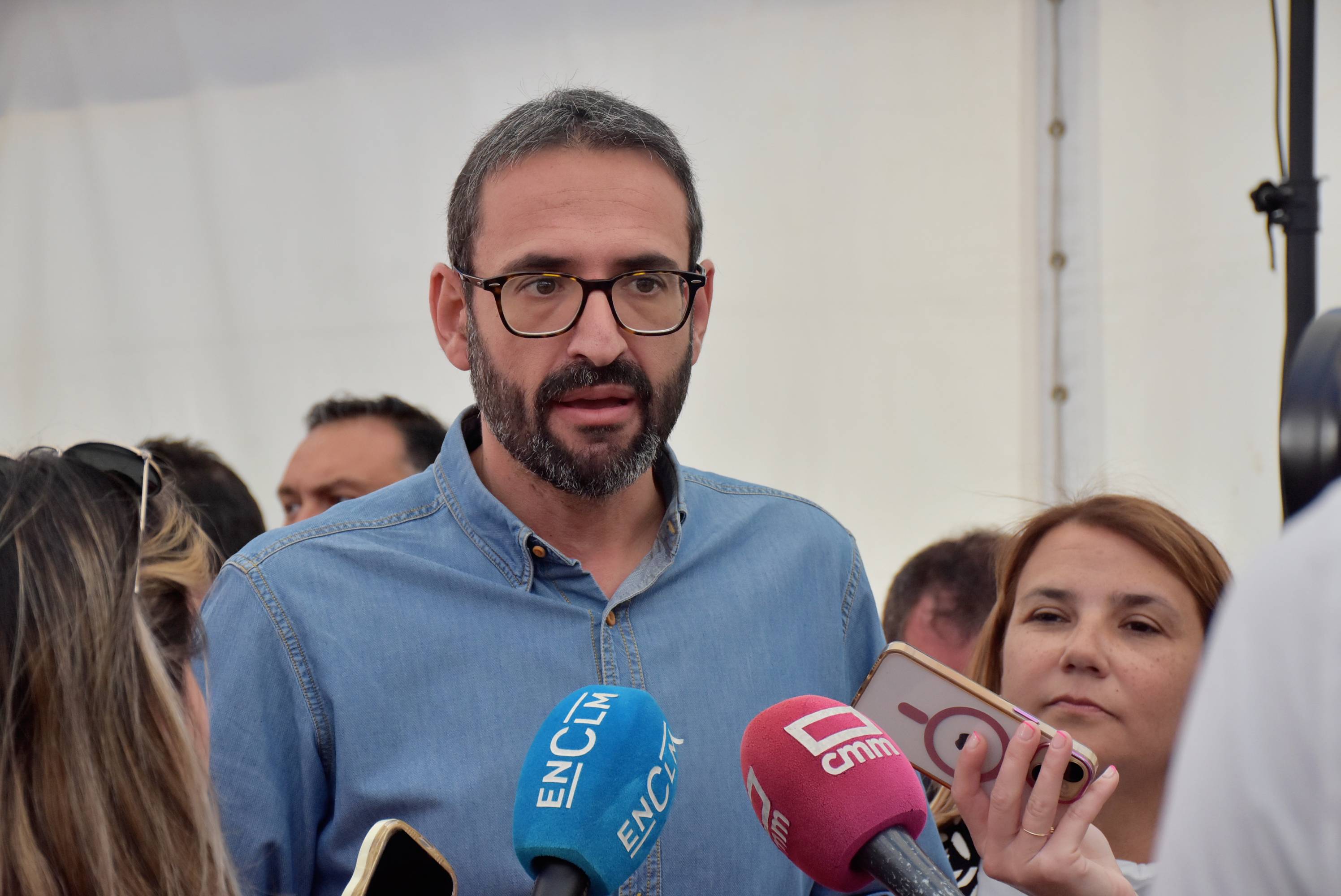 Gutiérrez: “Es incomprensible que el PP siga manteniendo en sus cargos a los vicealcaldes de Vox que piden el agua para Murcia” 