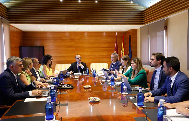 El tercer periodo de sesiones arranca con siete nuevas leyes en la previsión legislativa del Gobierno y un primer Pleno este jueves día 5