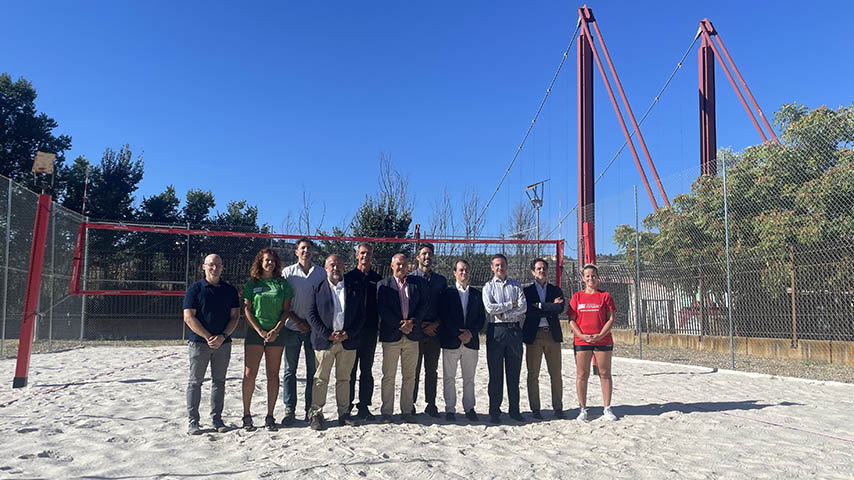 La UCLM amplía sus instalaciones deportivas con una pista de vóley playa en el Campus de Toledo