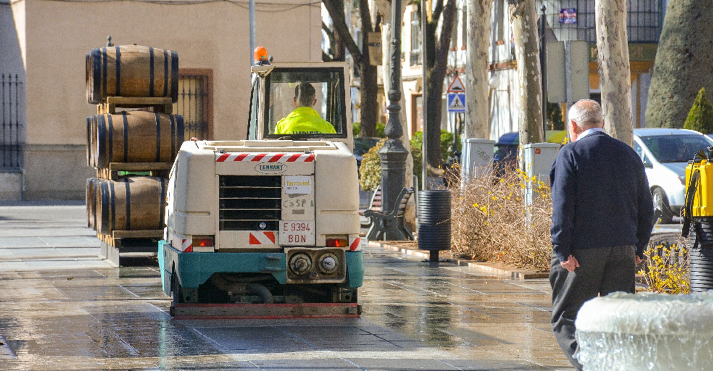 Continúan los refuerzos al servicio de limpieza viario