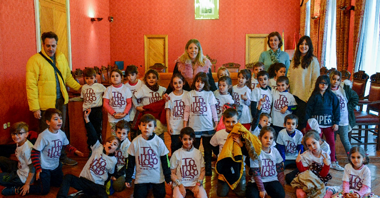 Alumnos del colegio San Antonio visitan el Ayuntamiento