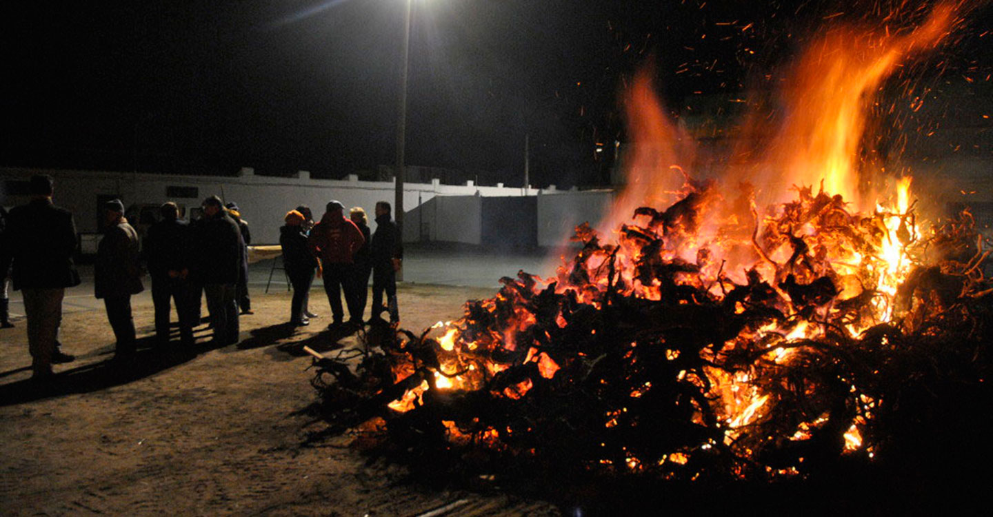 La hoguera benéfica de San Antón destinada a la Asociación de Celiacos y Alérgicos al Trigo de Tomelloso, se encenderá este sábado en el recinto ferial