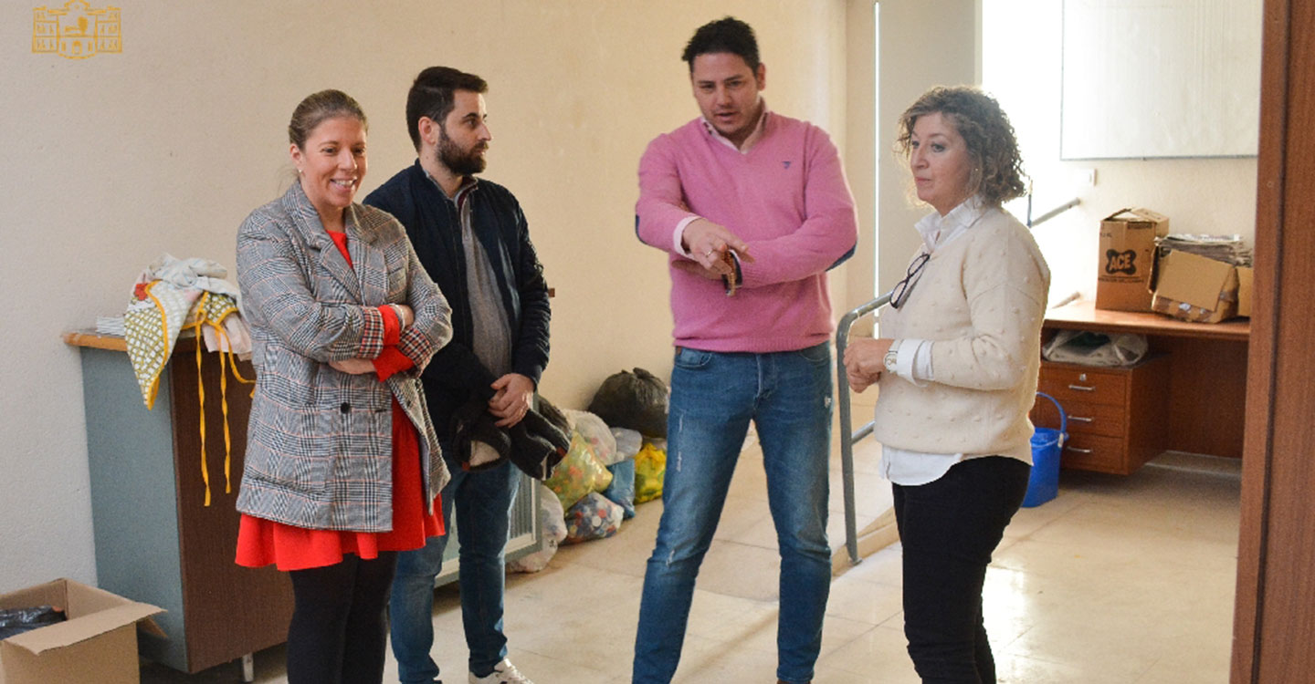 La alcaldesa visita el colegio Almirante Topete
