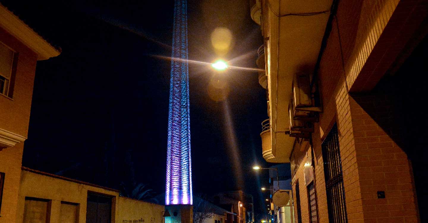 La chimenea de Domecq ya cuenta con nueva iluminación ornamental