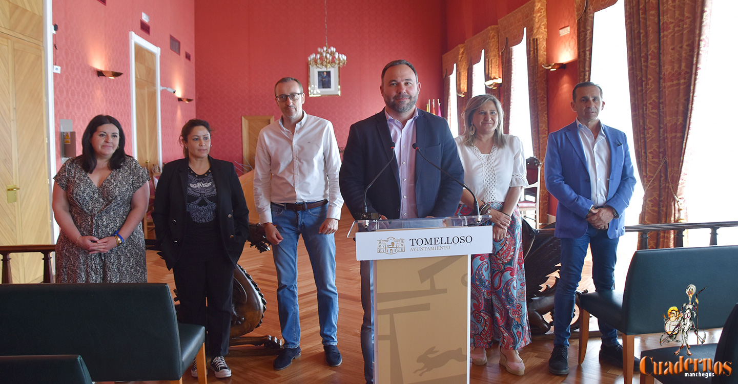 Javier Navarro hace balance del primer año en el Gobierno donde “nos hemos centrado en mejorar la vida de los tomelloseros y hacerlo desde la cercanía y la humildad”