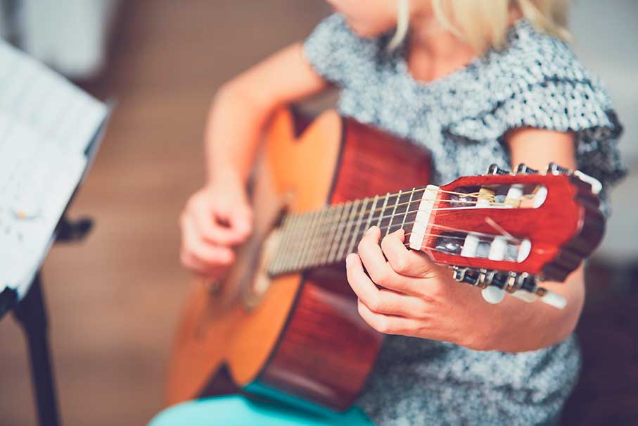 Fisioterapia Belló organiza un  taller de estimulación musical para los más pequeños